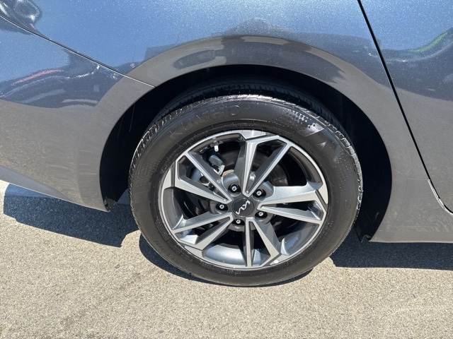2023 Kia Forte LXS photo 8