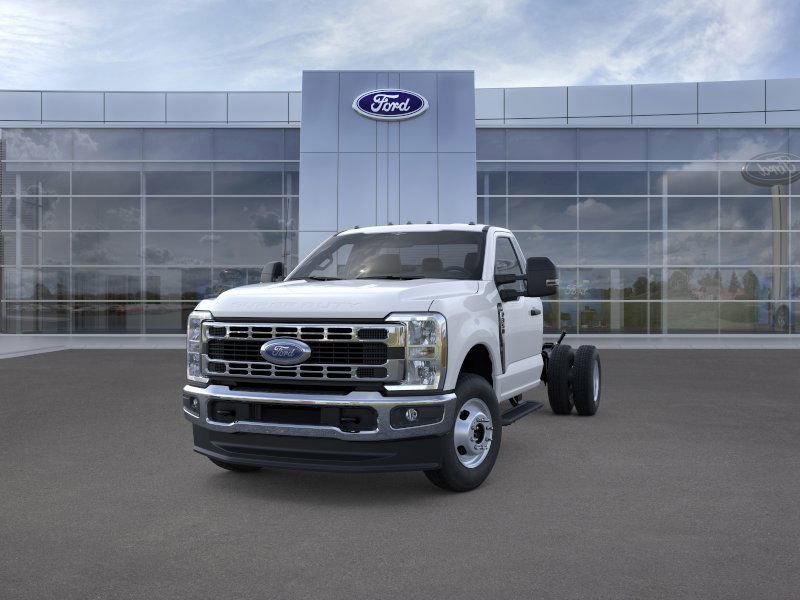 2025 Ford F-350 XL photo 2