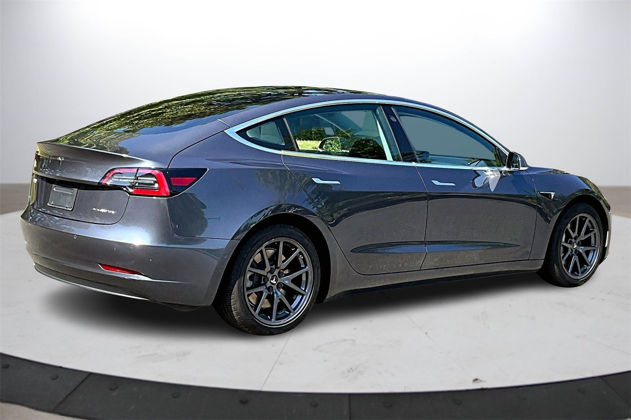 2020 Tesla Model 3 Long Range photo 8