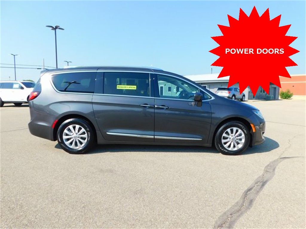 Used 2019 Chrysler Pacifica Touring L with VIN 2C4RC1BG2KR612885 for sale in Richmond, IN