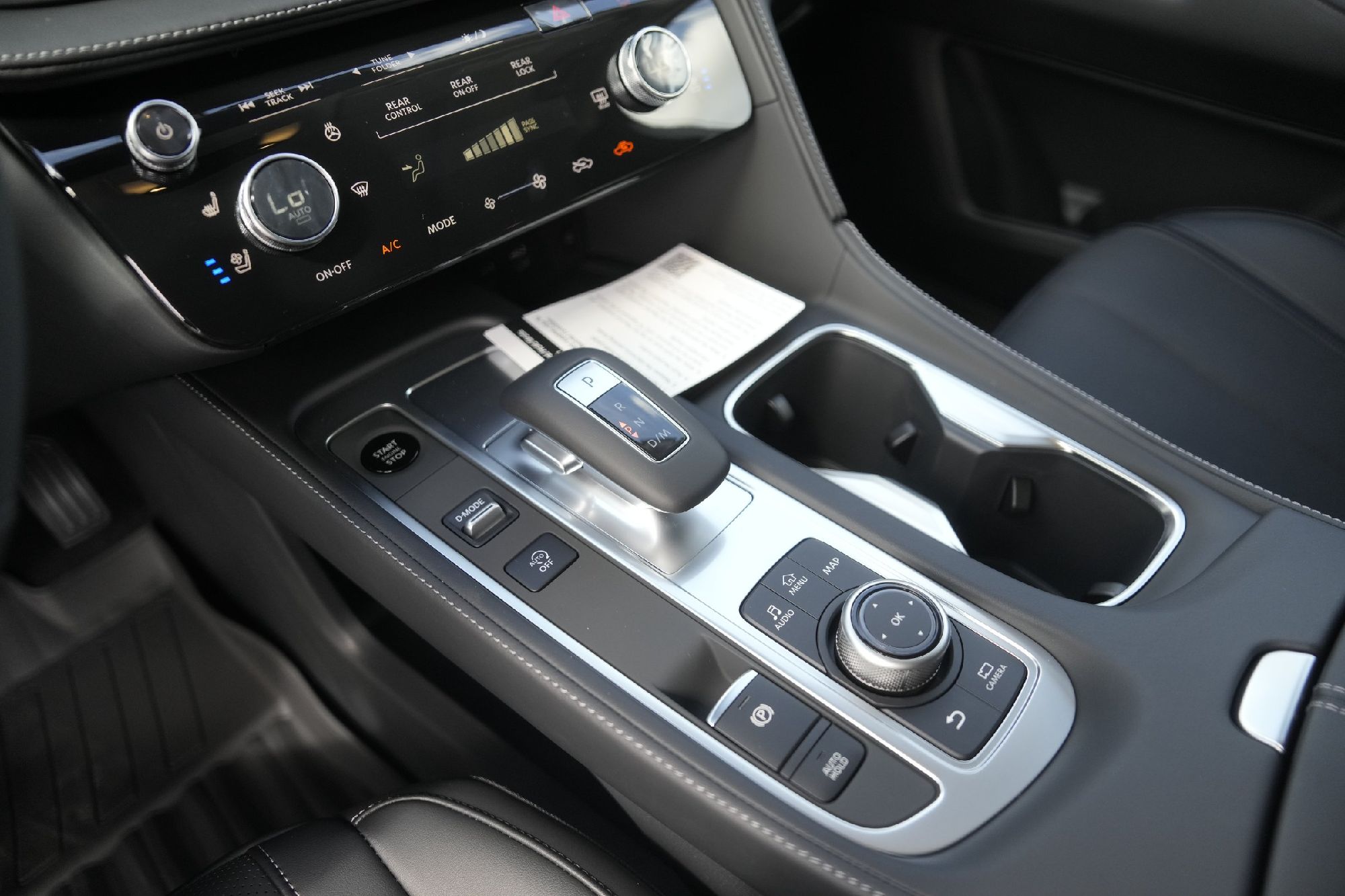 2026 Infiniti QX60 Luxe photo 10