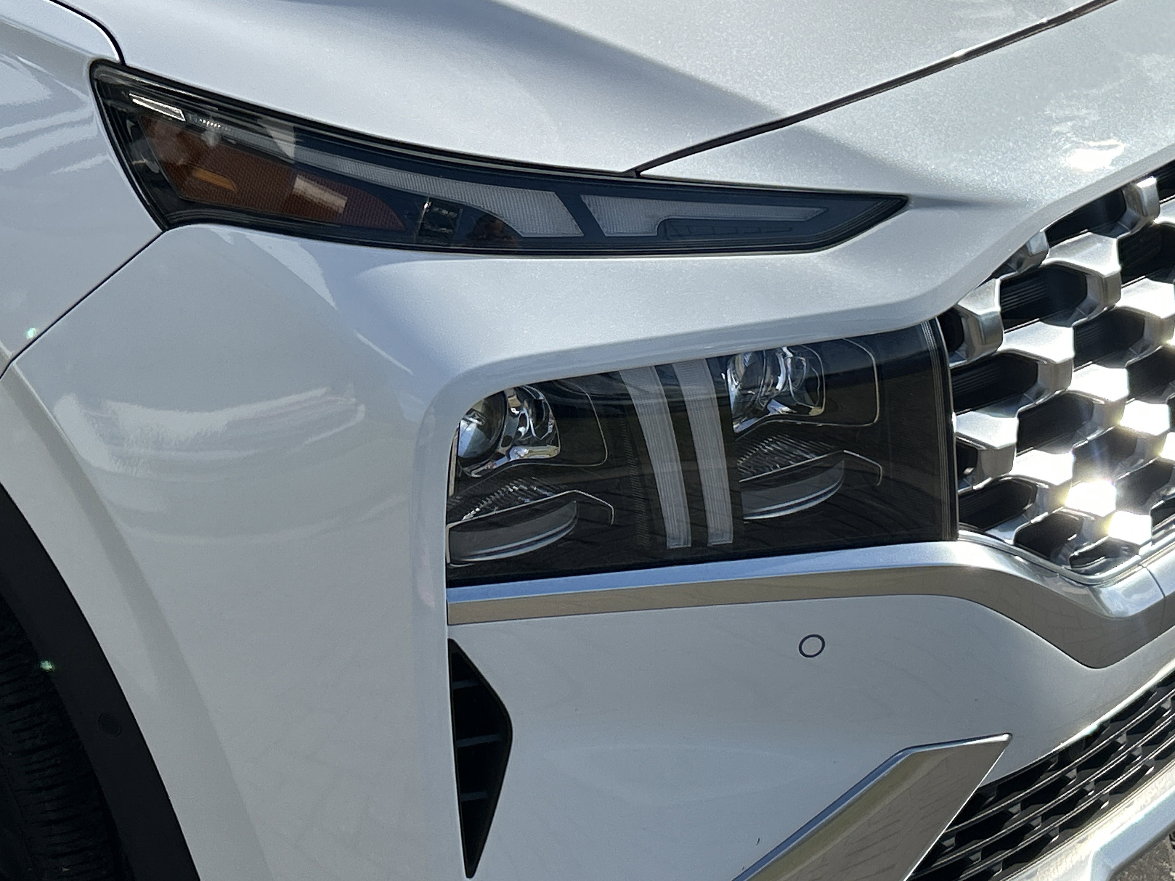 2022 Hyundai Santa Fe Limited photo 2