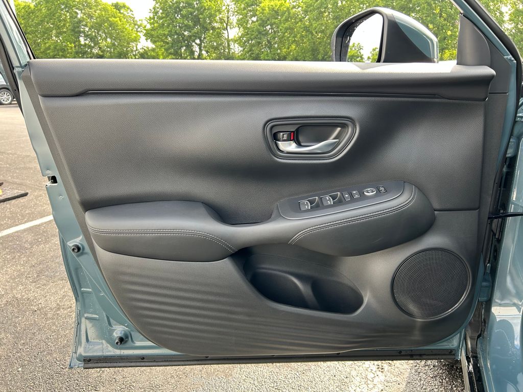 2026 Honda HR-V EX-L photo 18