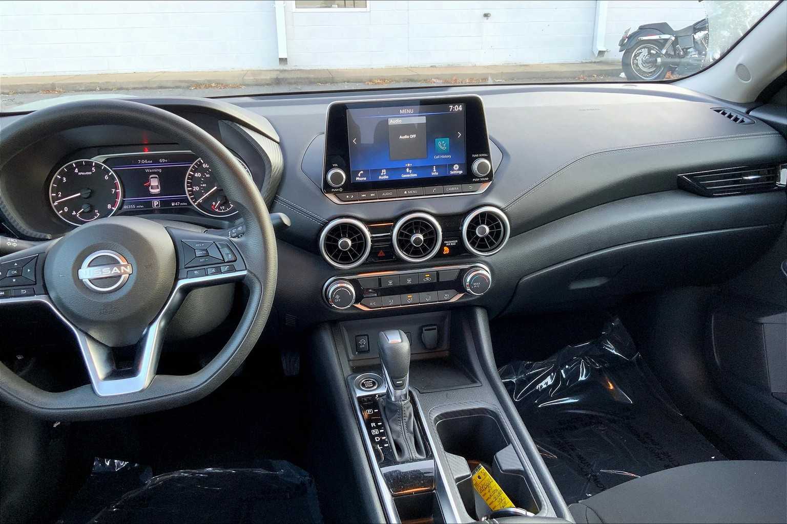 2024 Nissan Sentra SV photo 6