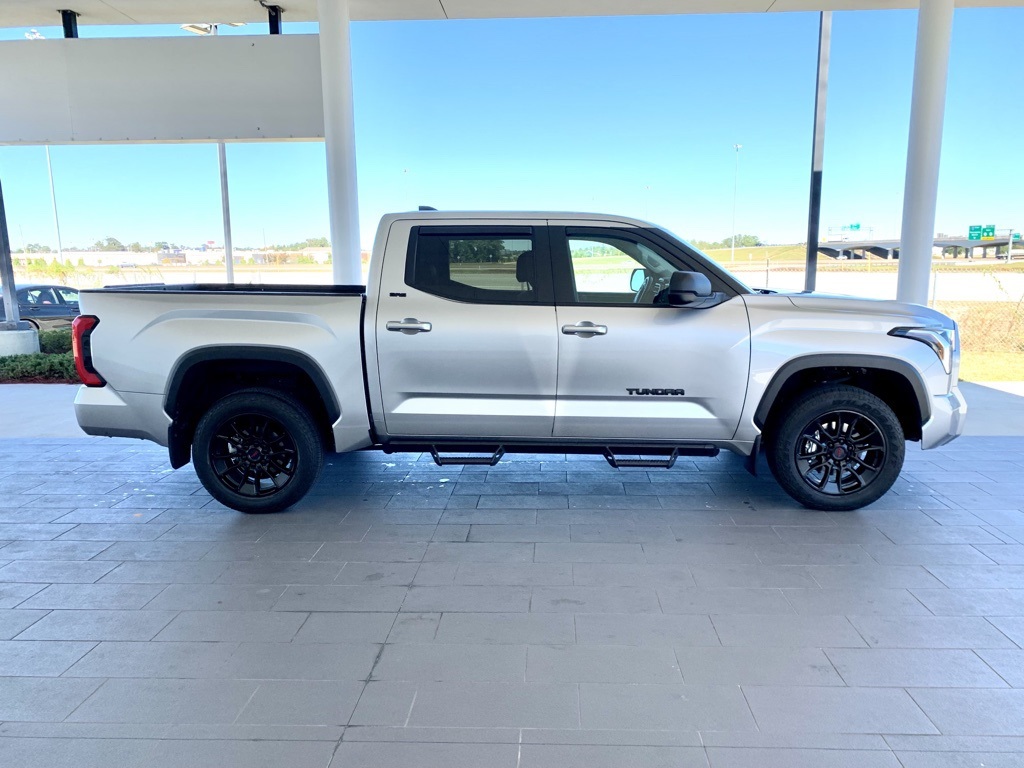 2024 Toyota Tundra SR5 photo 4