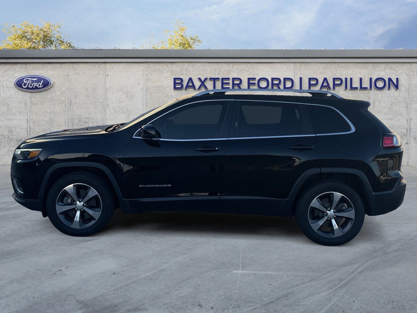 2019 Jeep Cherokee Limited photo 2