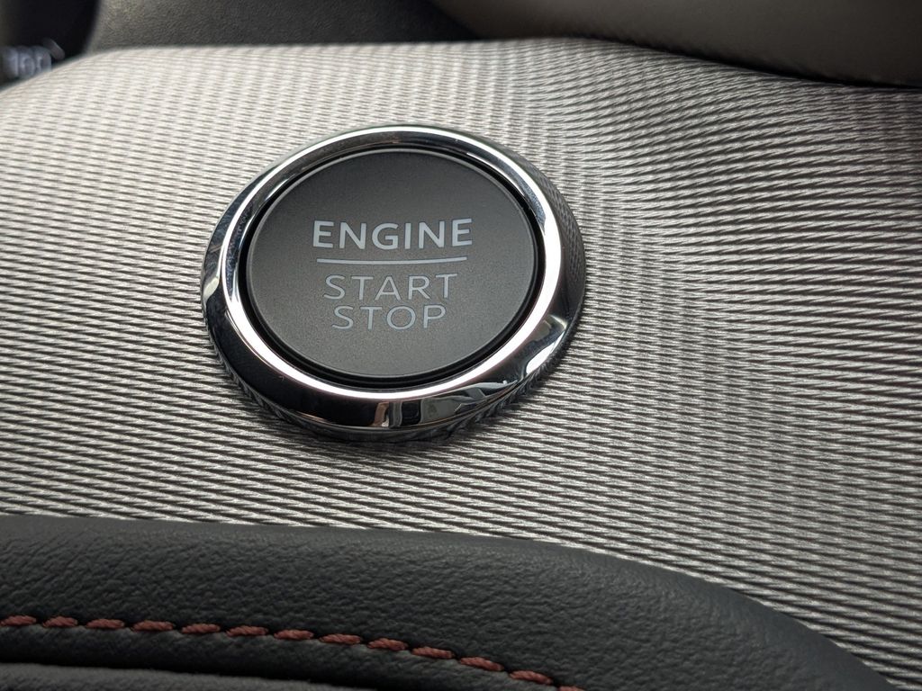 2025 Ford Explorer photo 34