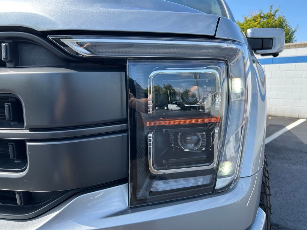 2023 Ford F-150 Lariat photo 9