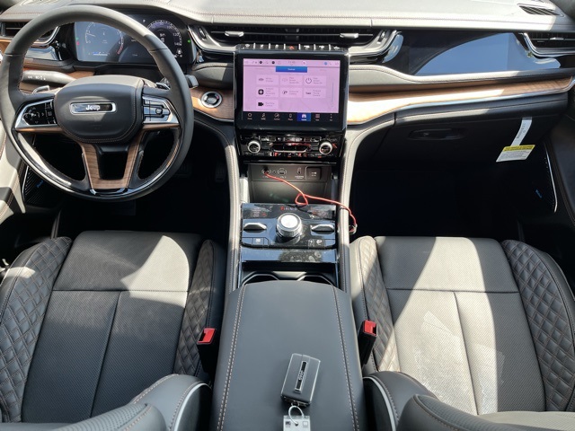 2025 Jeep Grand Cherokee Summit Reserve photo 9