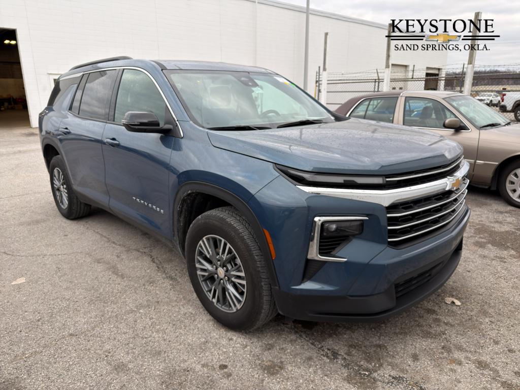 2025 Chevrolet Traverse LT's photo