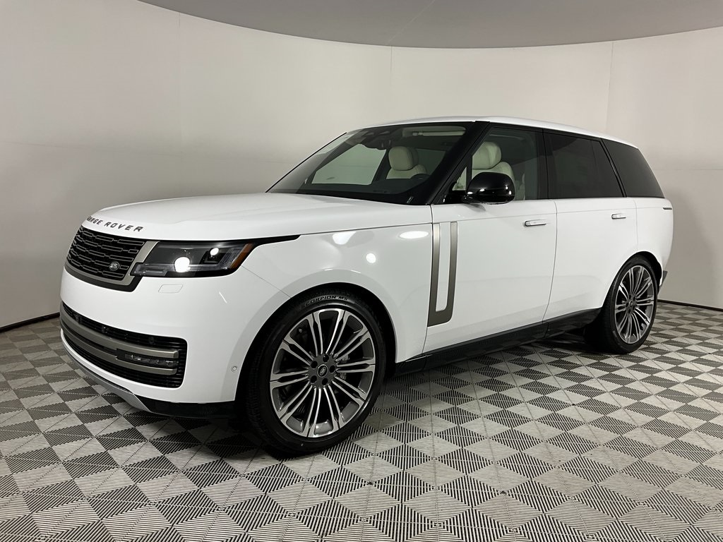 2025 Land Rover Range Rover SE's photo