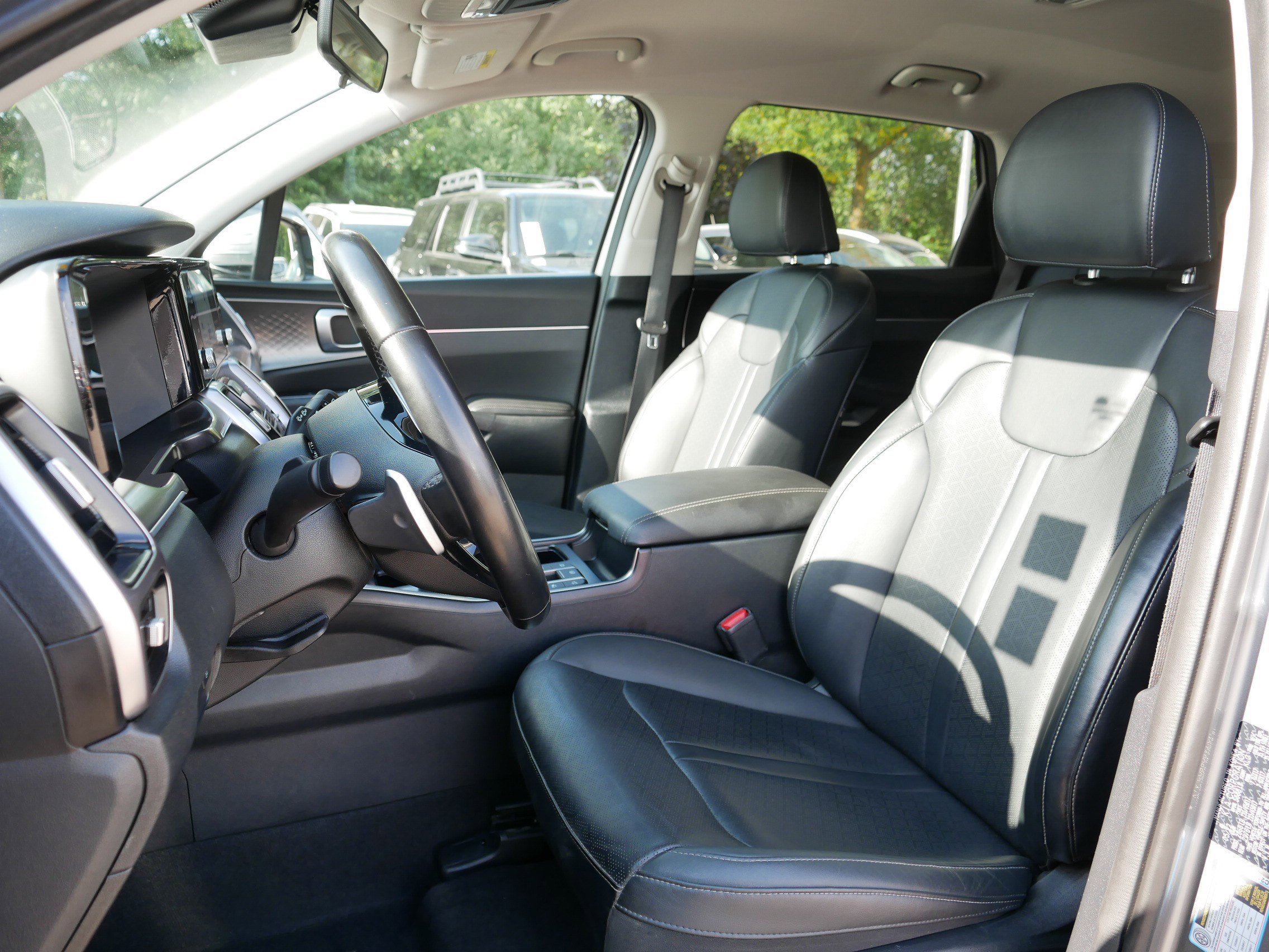 2022 Kia Sorento Hybrid S photo 27