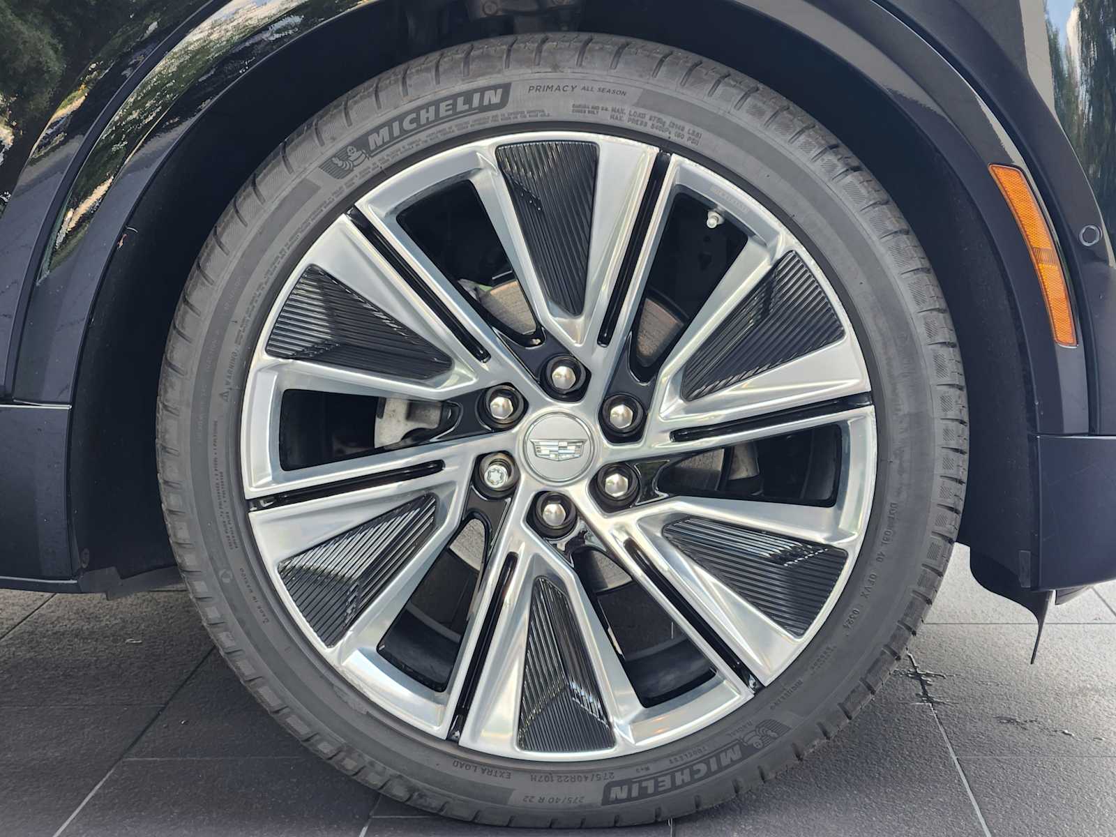 2024 Cadillac Lyriq Luxury photo 7