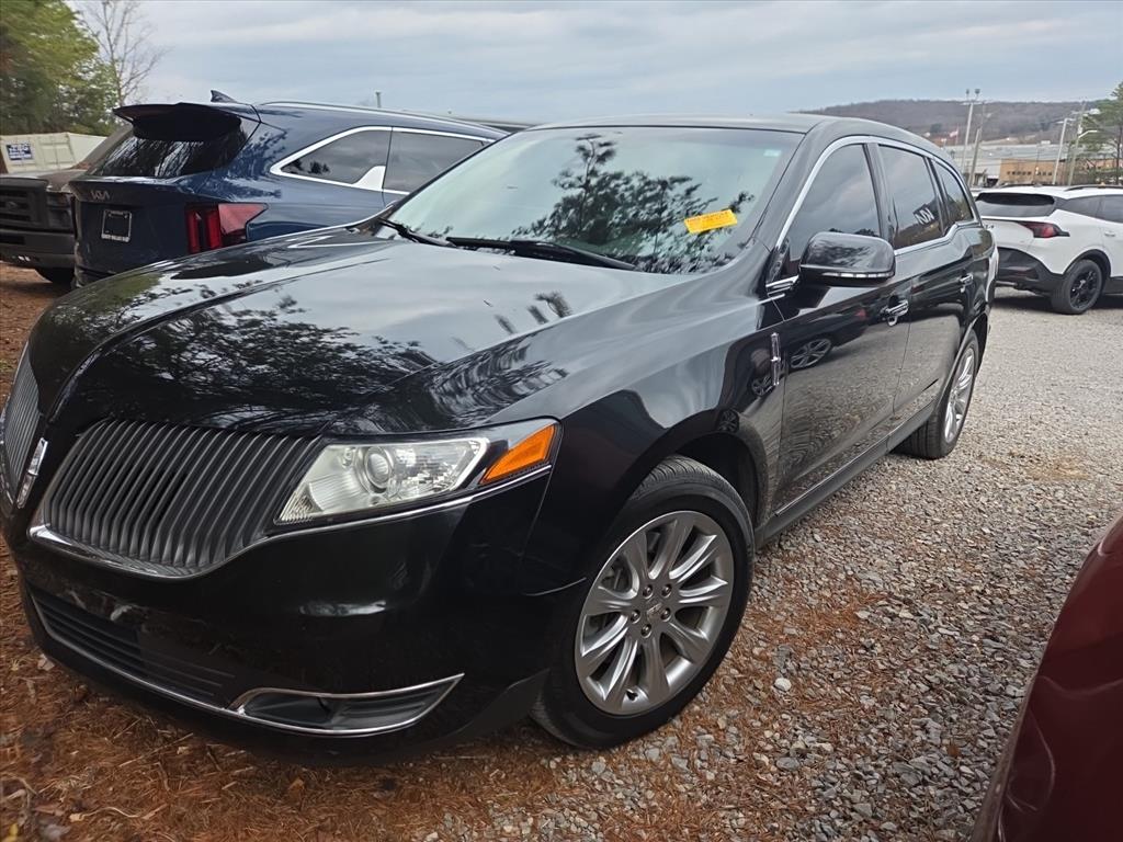 2014 Lincoln MKT Base's photo