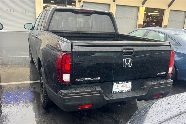 2017 Honda Ridgeline Black Edition photo 3
