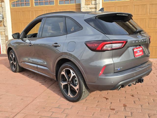 2023 Ford Escape ST-Line photo 3
