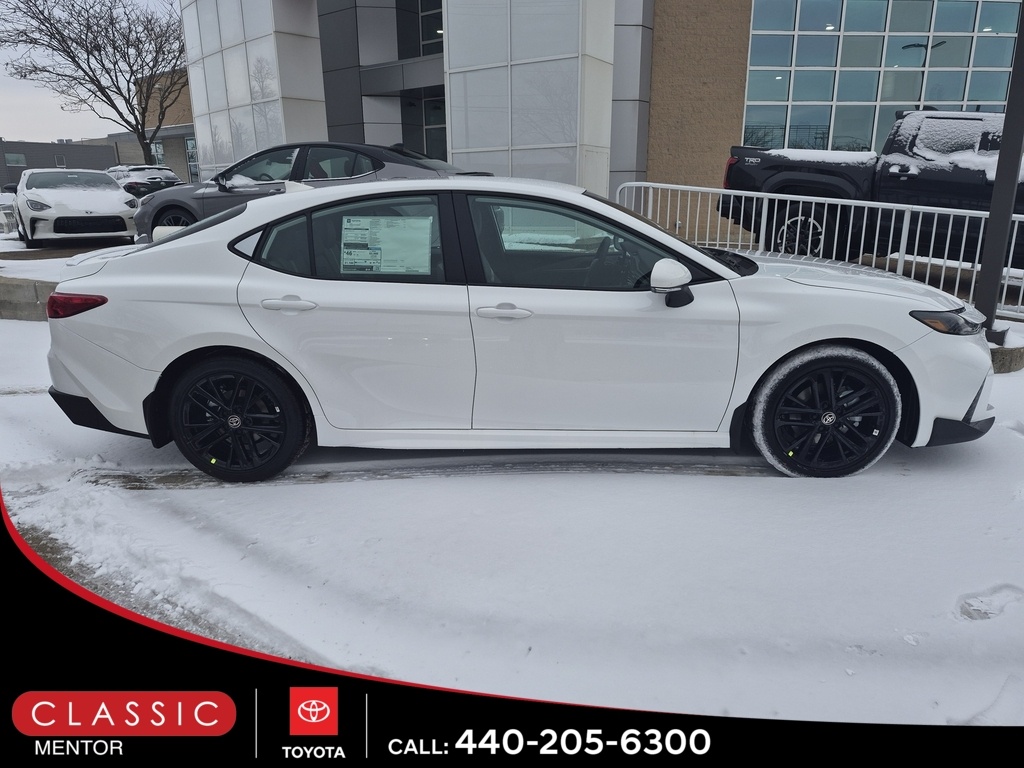 2026 Toyota Camry SE's photo