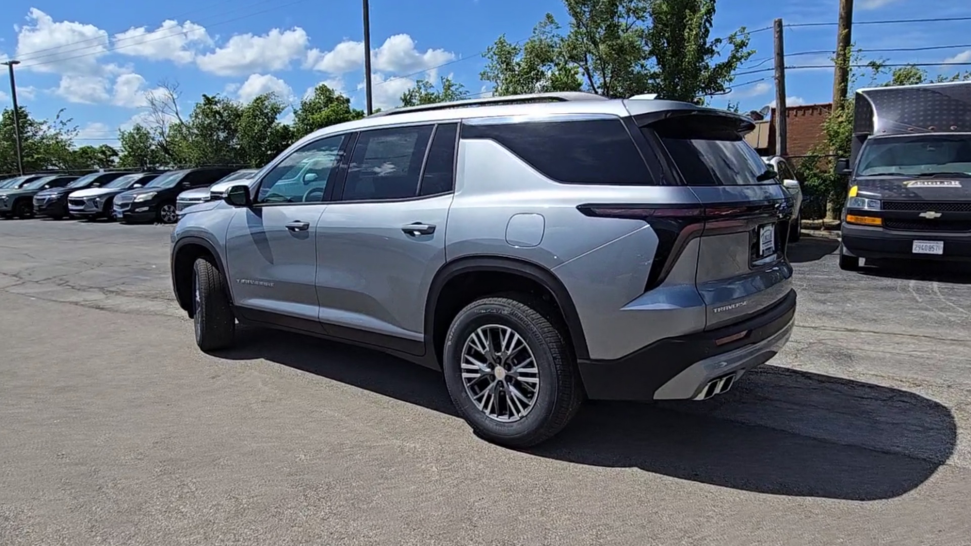 2025 Chevrolet Traverse photo 6