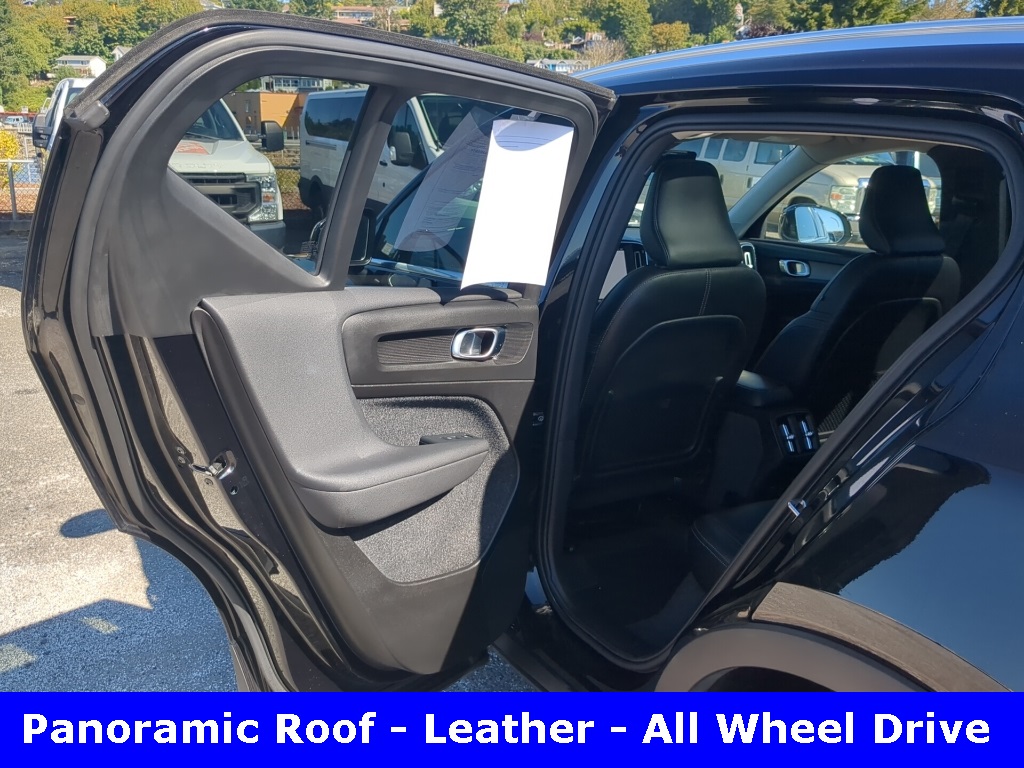 2024 Volvo XC40 Core photo 11