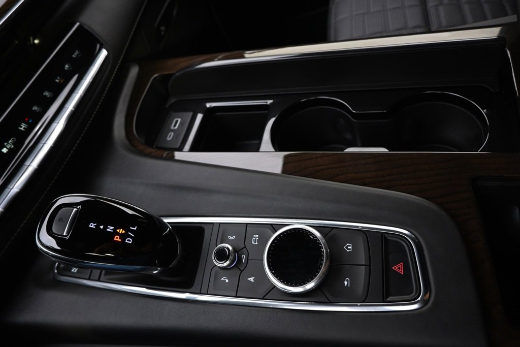 2024 Cadillac Escalade ESV Premium Luxury Platinum photo 33