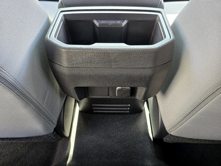 2025 Toyota Tacoma SR5 photo 14