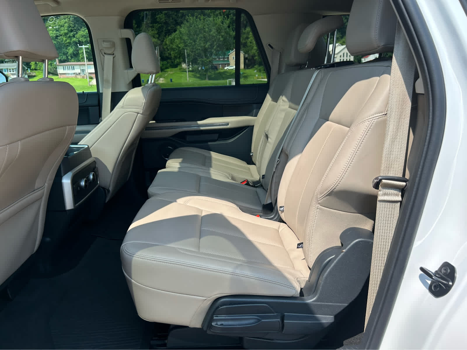 2024 Ford Expedition MAX XLT photo 38