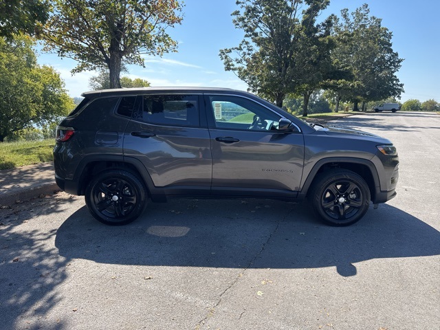2023 Jeep Compass Sport photo 6