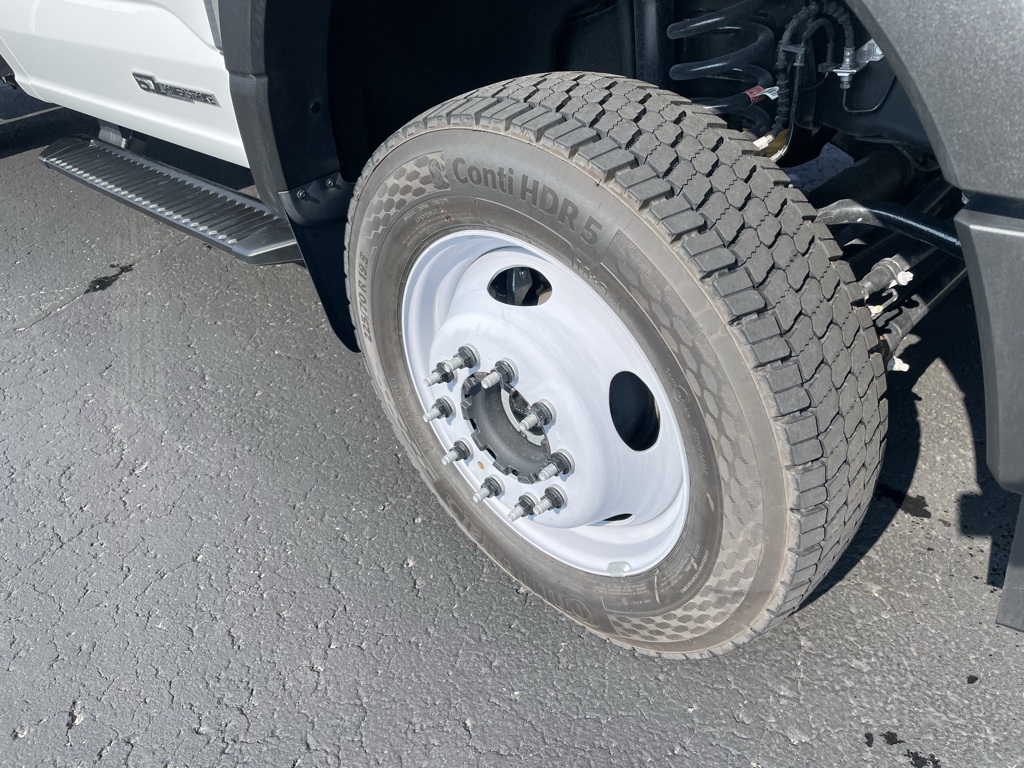 2025 Ford F-550 XL photo 3