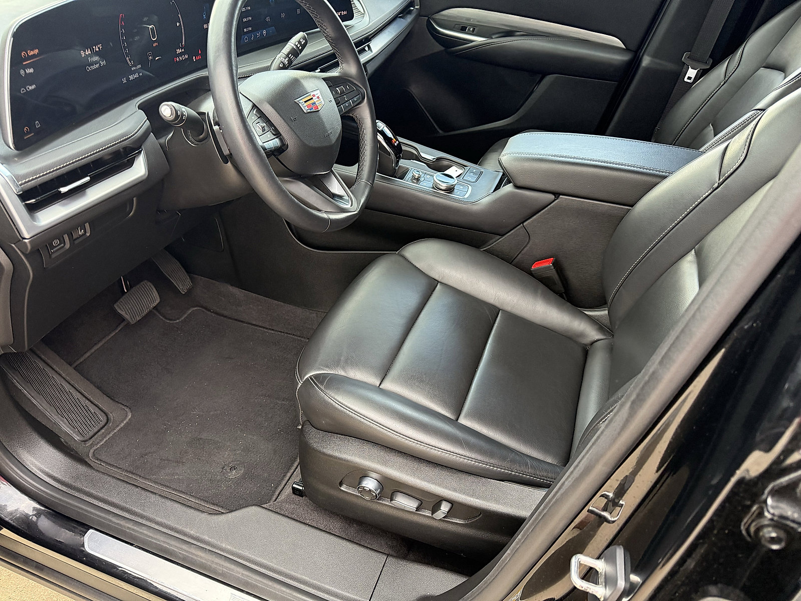 2024 Cadillac XT4 Premium Luxury photo 13