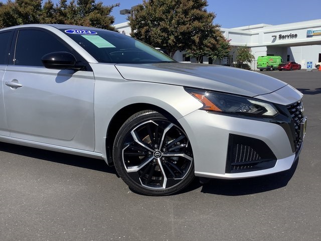 2024 Nissan Altima SR photo 3