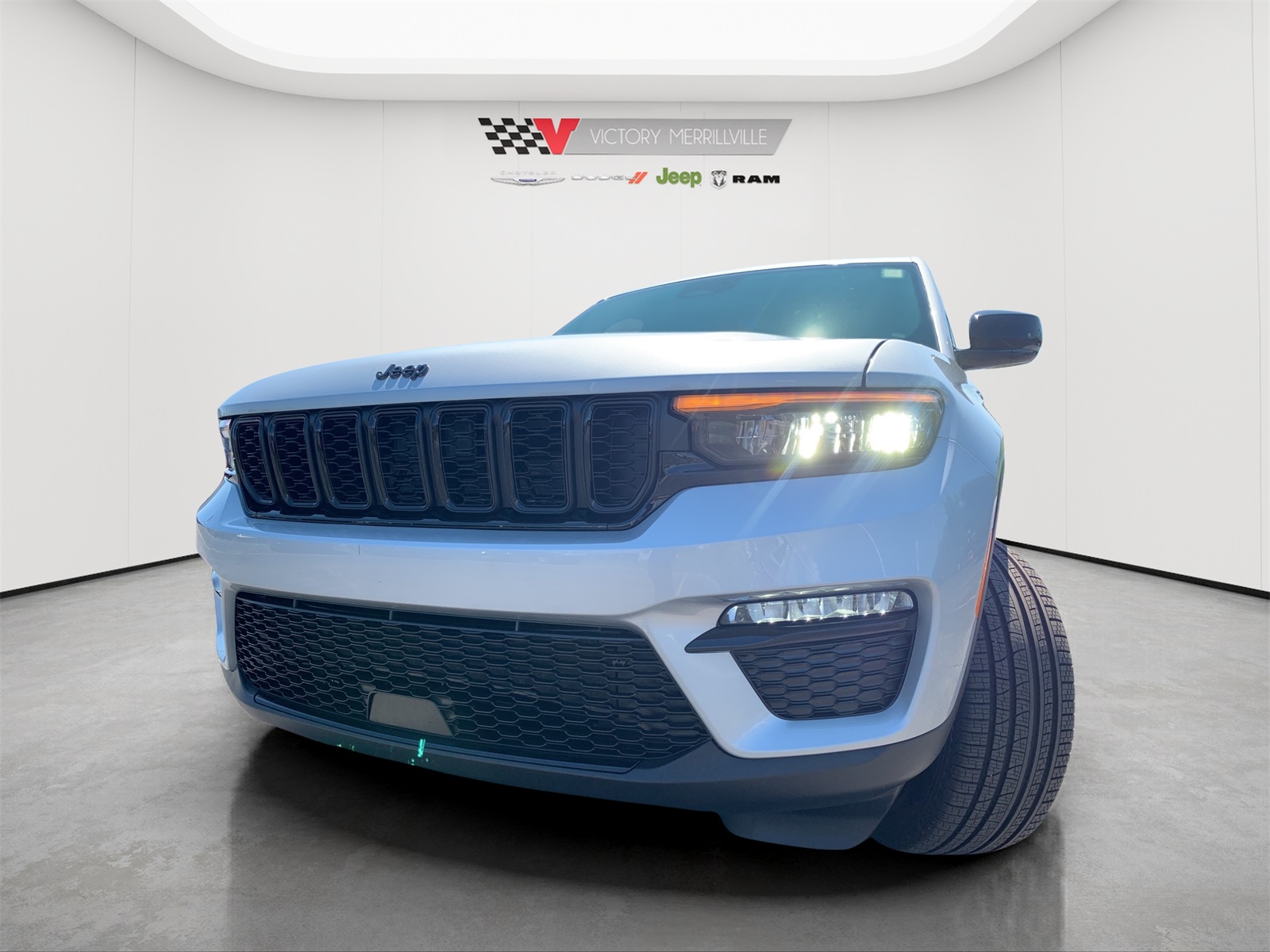 2025 Jeep Grand Cherokee Limited photo 8