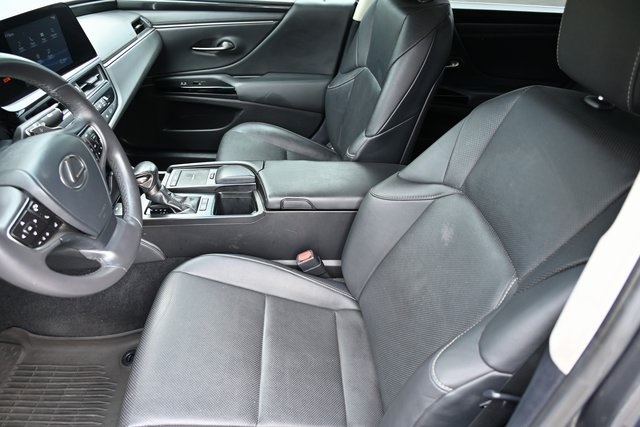 2022 Lexus ES 300h photo 9
