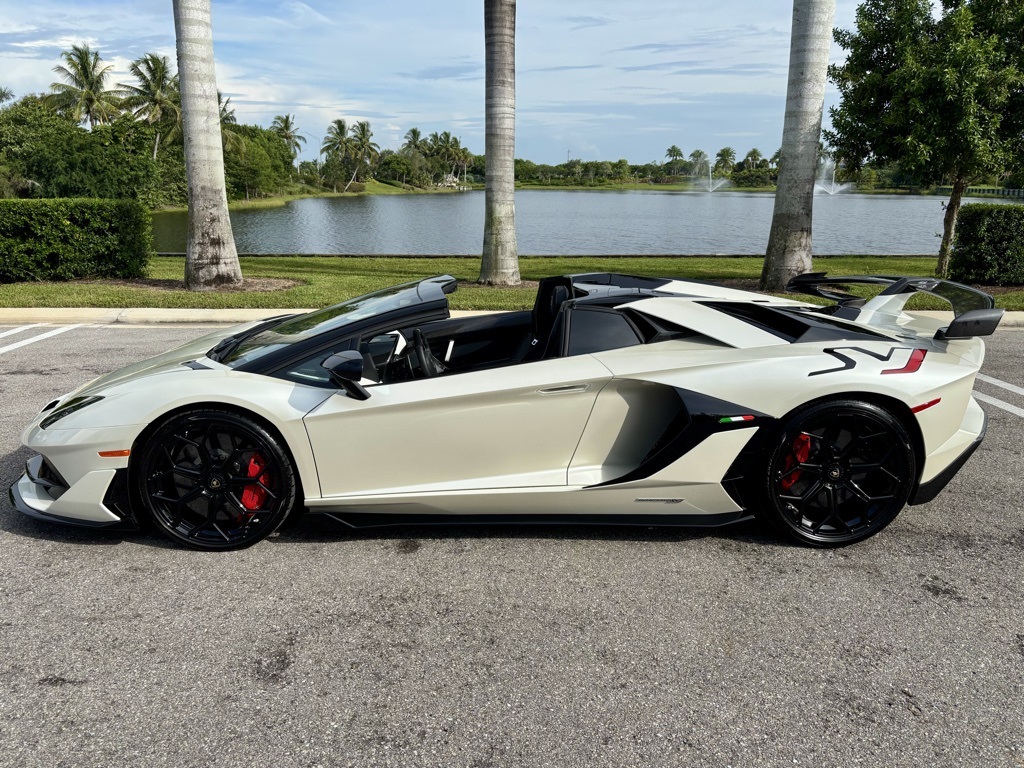 2020 Lamborghini Aventador SVJ Roadster photo 37