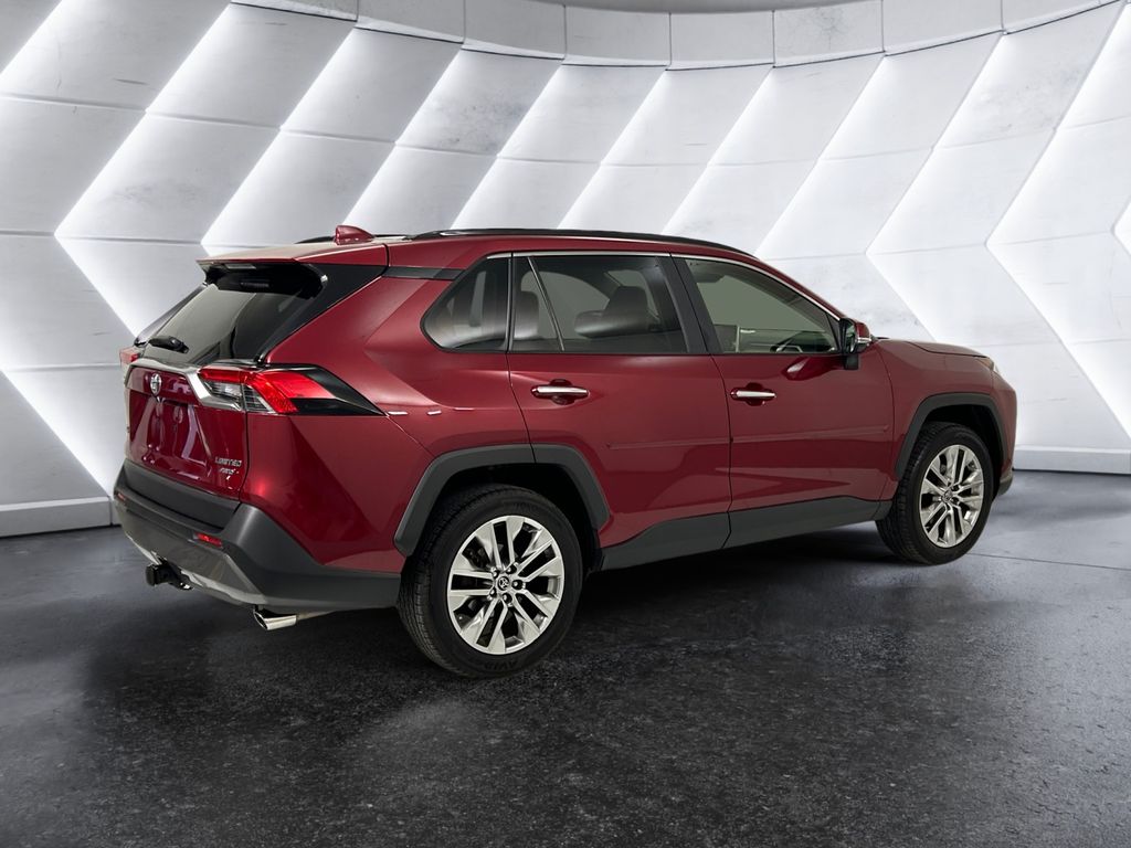 2019 Toyota RAV4 Limited photo 4