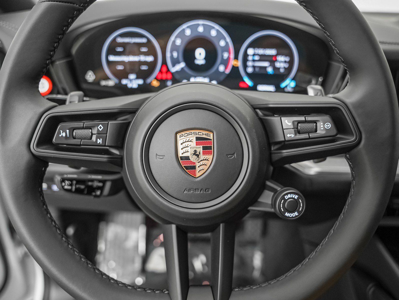 2025 Porsche Cayenne Coupe photo 17