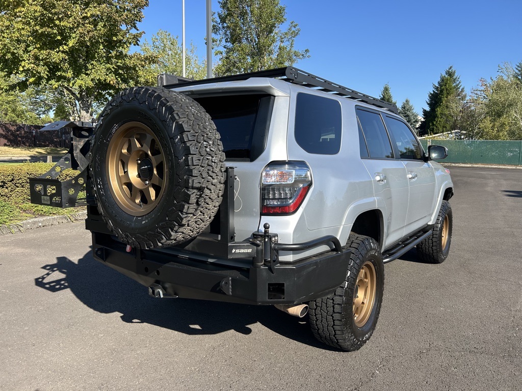 2020 Toyota 4Runner SR5 photo 6