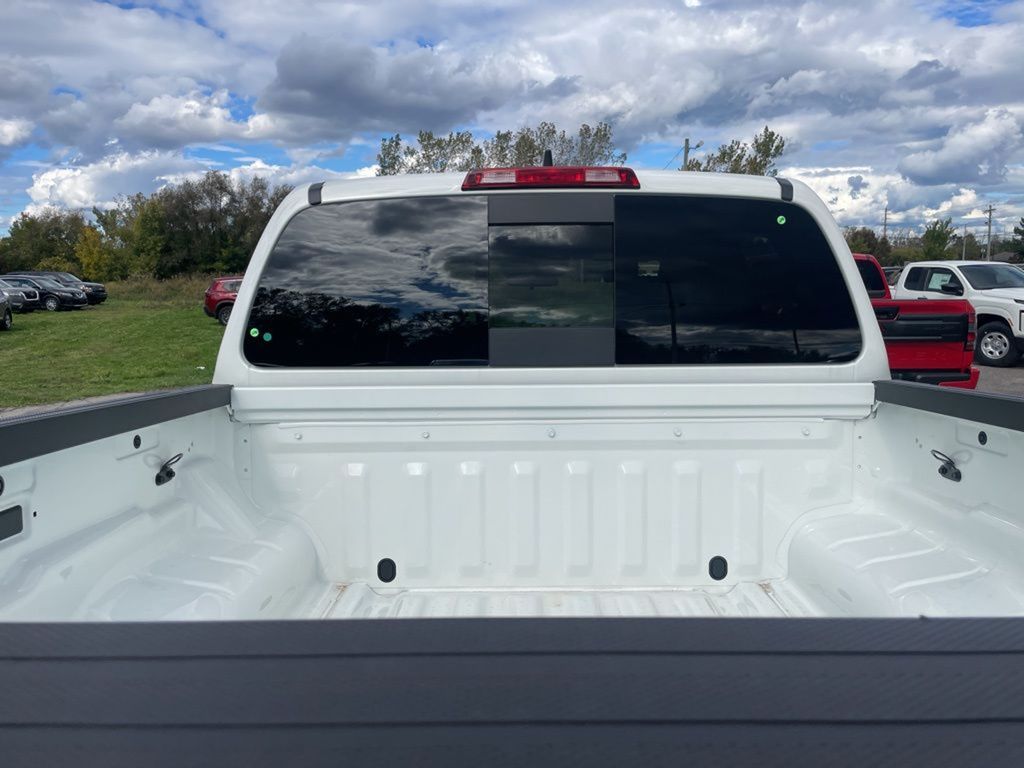 2025 Nissan Frontier PRO-4X photo 9