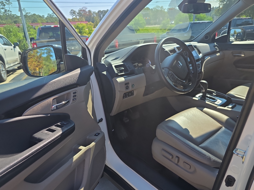 2019 Honda Ridgeline RTL-E photo 11