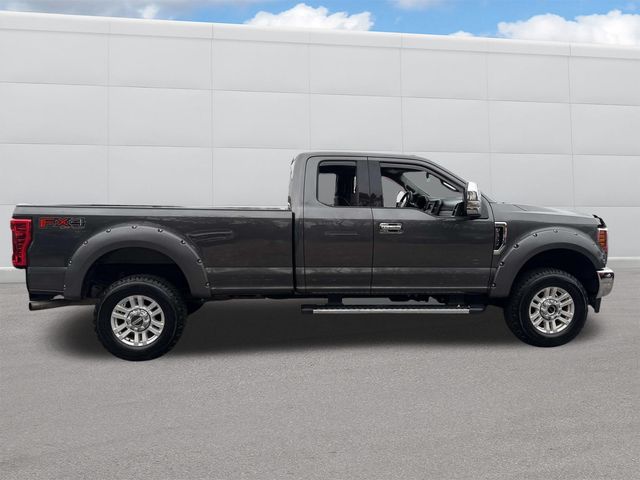 2019 Ford F-350 XLT photo 3