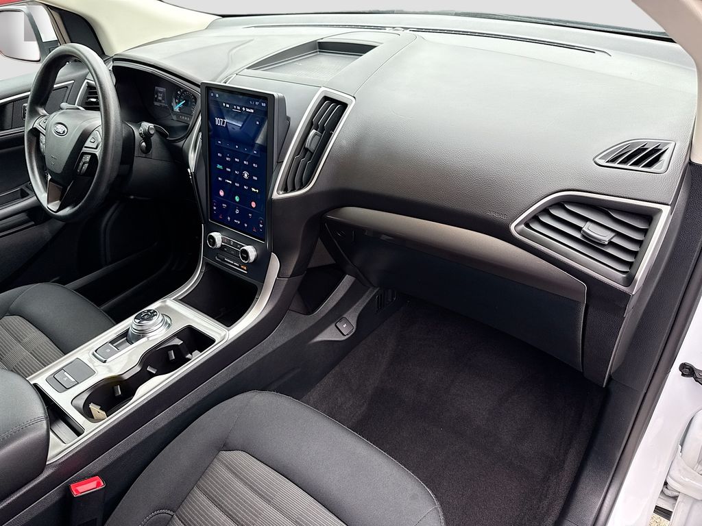 2023 Ford Edge SEL photo 28