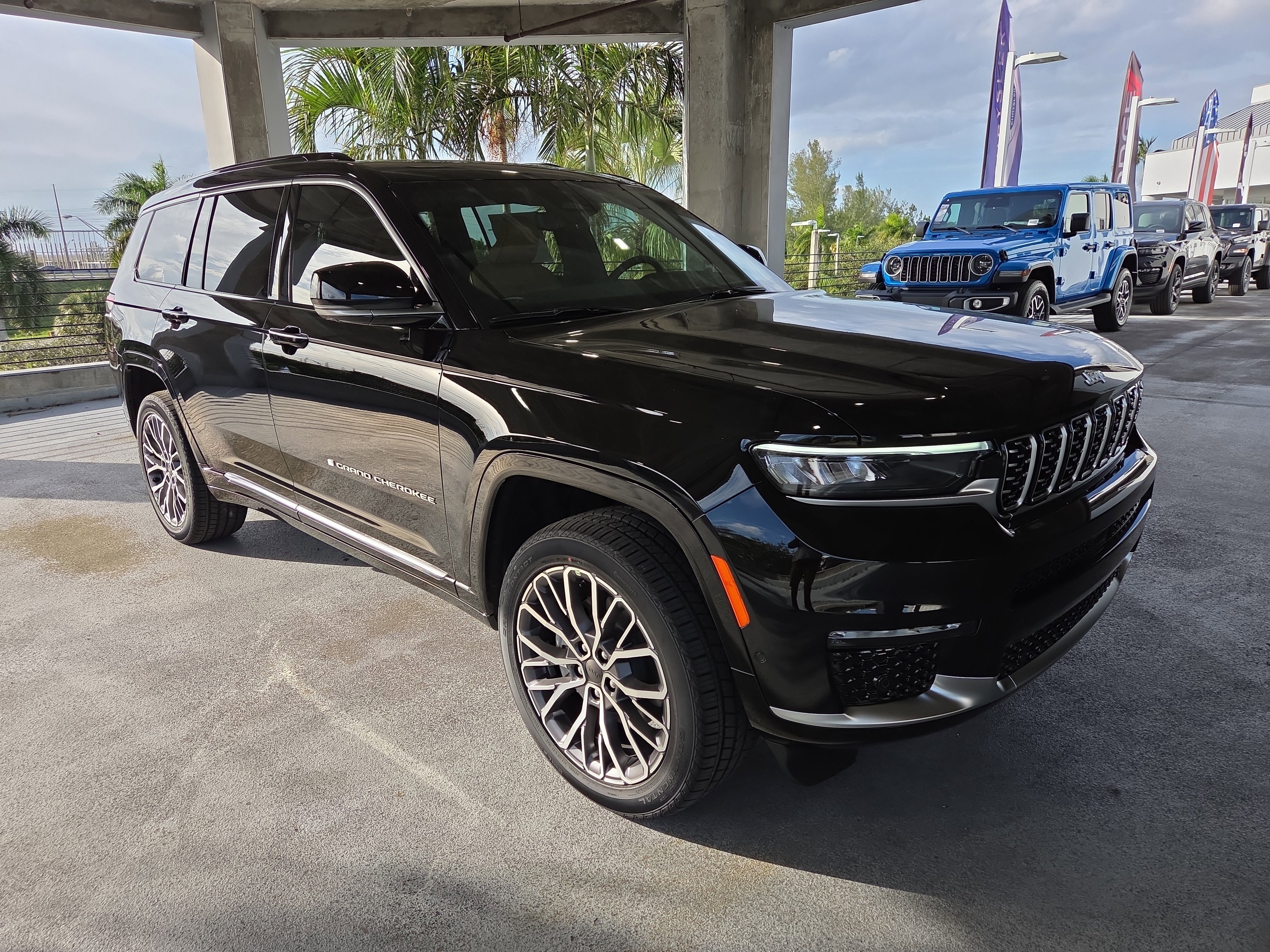 2025 Jeep Grand Cherokee L Summit Reserve's photo