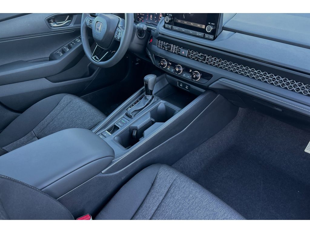 2025 Honda Accord LX photo 18