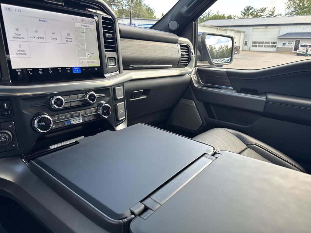 2025 Ford F-150 Lariat photo 33