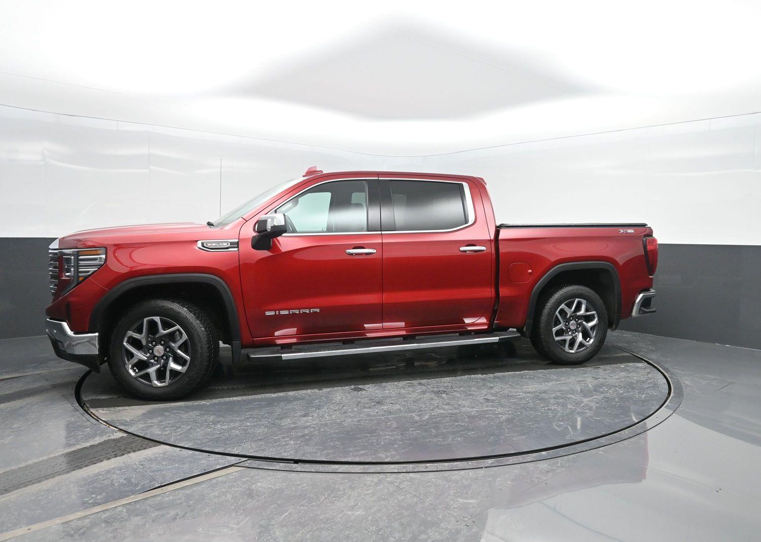 2023 GMC Sierra 1500 SLT's photo