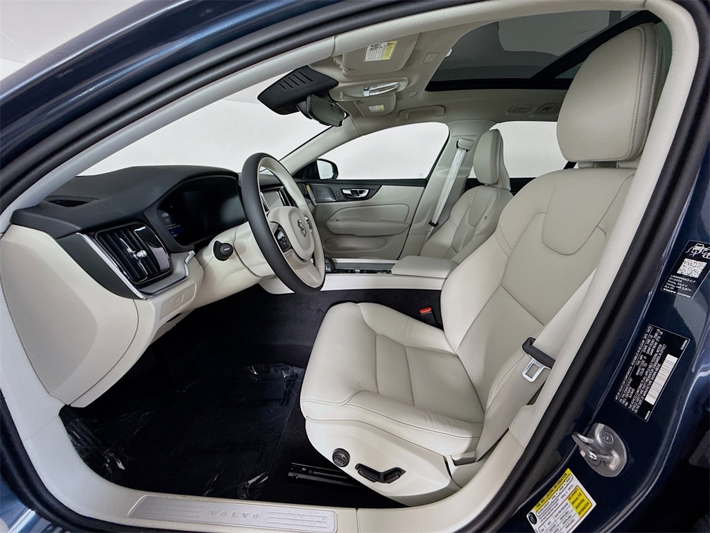 2026 Volvo V60 Cross Country B5 Plus photo 20
