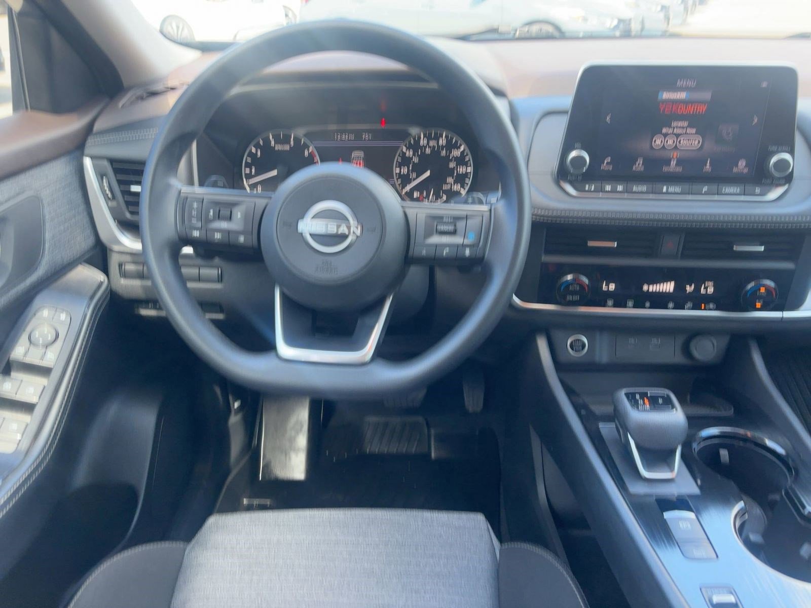 2023 Nissan Rogue SV photo 24
