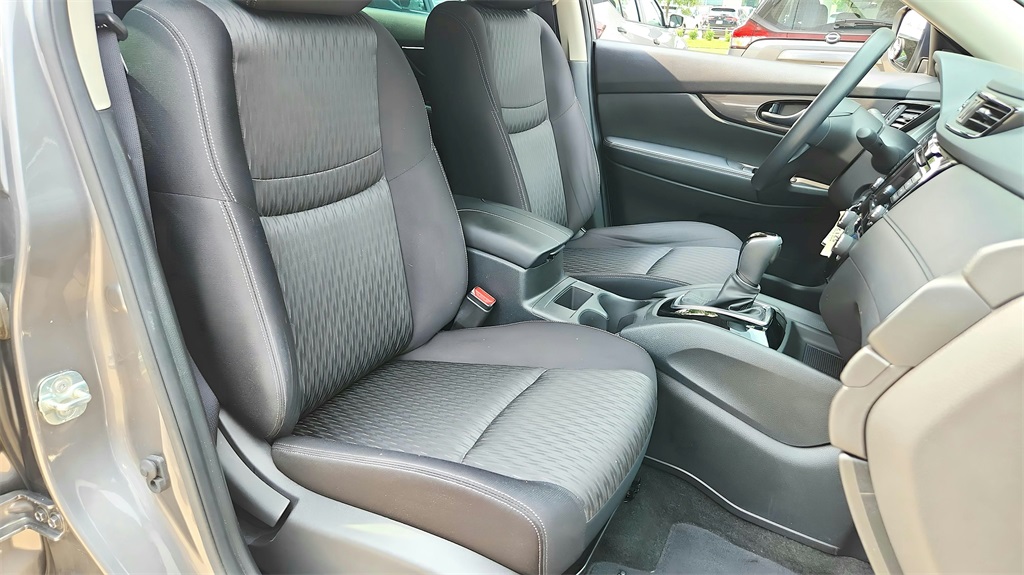 2020 Nissan Rogue S photo 28