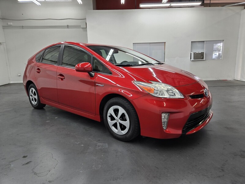 2015 Toyota Prius Two photo 4