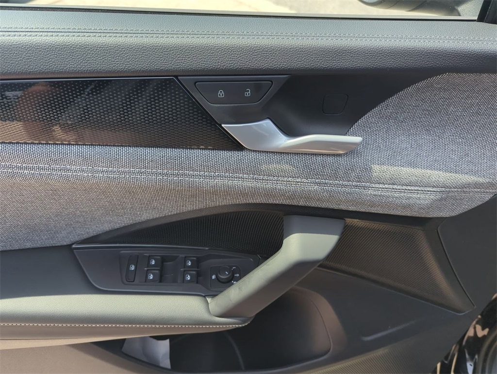 2025 Volkswagen Tiguan S photo 20