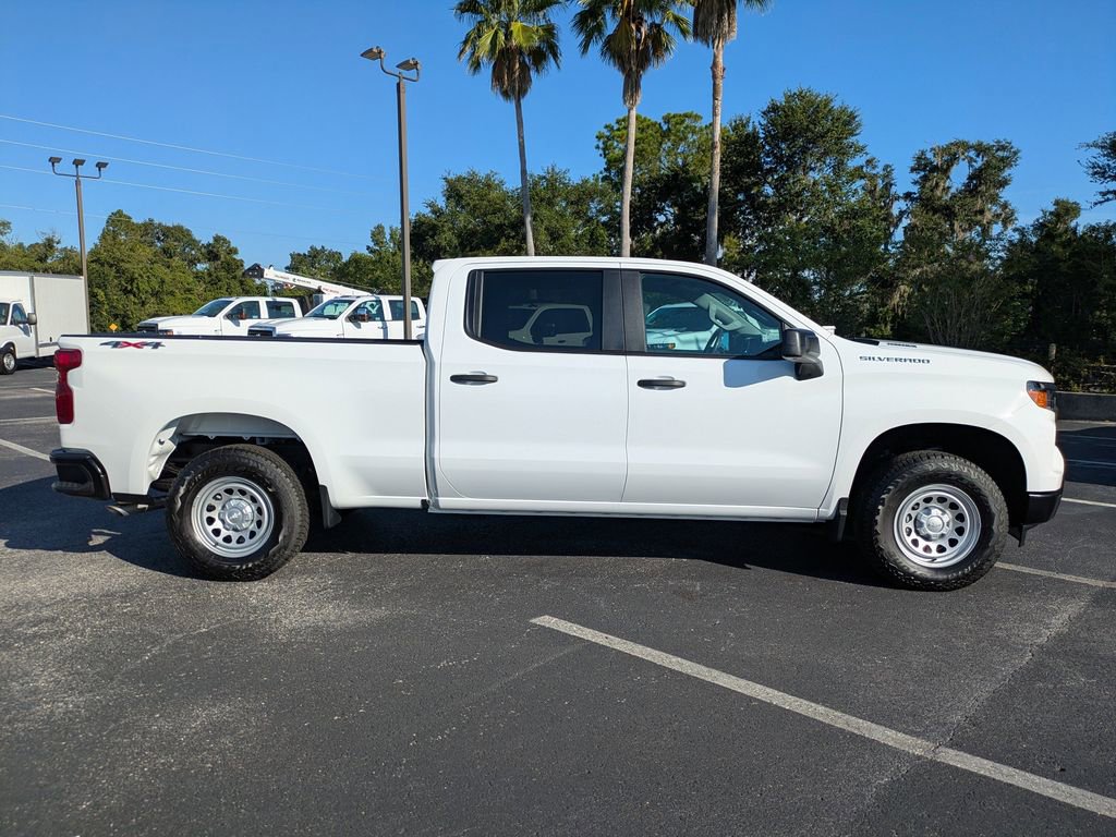 2025 Chevrolet Silverado 1500 photo 2
